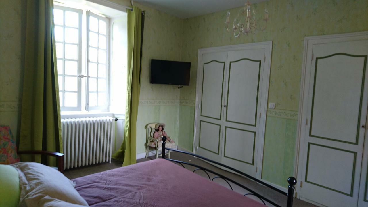 Bed and Breakfast Pierre Deluen Domaine de la Grange de Quaire à Chassenon Extérieur photo