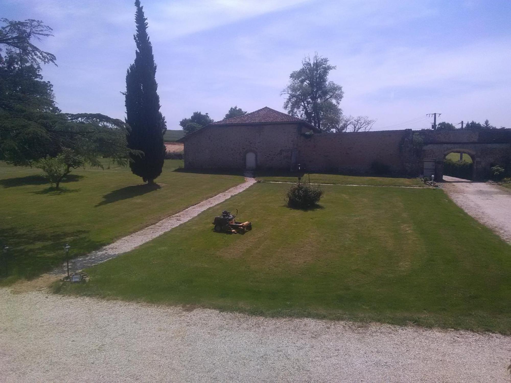 Bed and Breakfast Pierre Deluen Domaine de la Grange de Quaire à Chassenon Extérieur photo