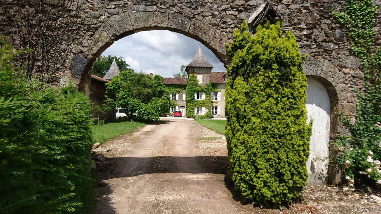Bed and Breakfast Pierre Deluen Domaine de la Grange de Quaire à Chassenon Extérieur photo